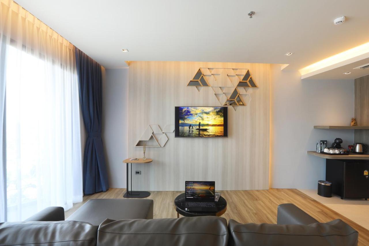 The Signature Airport Hotel 4*