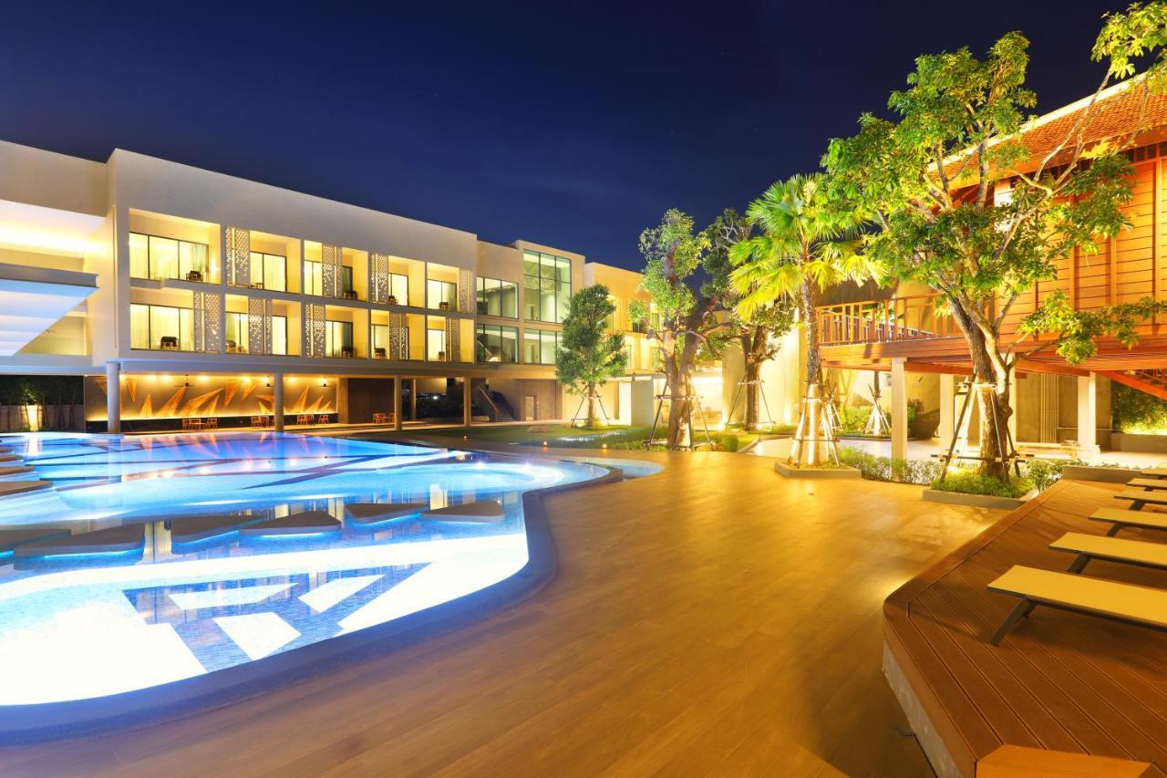 Hotel The Signature Airport 4*