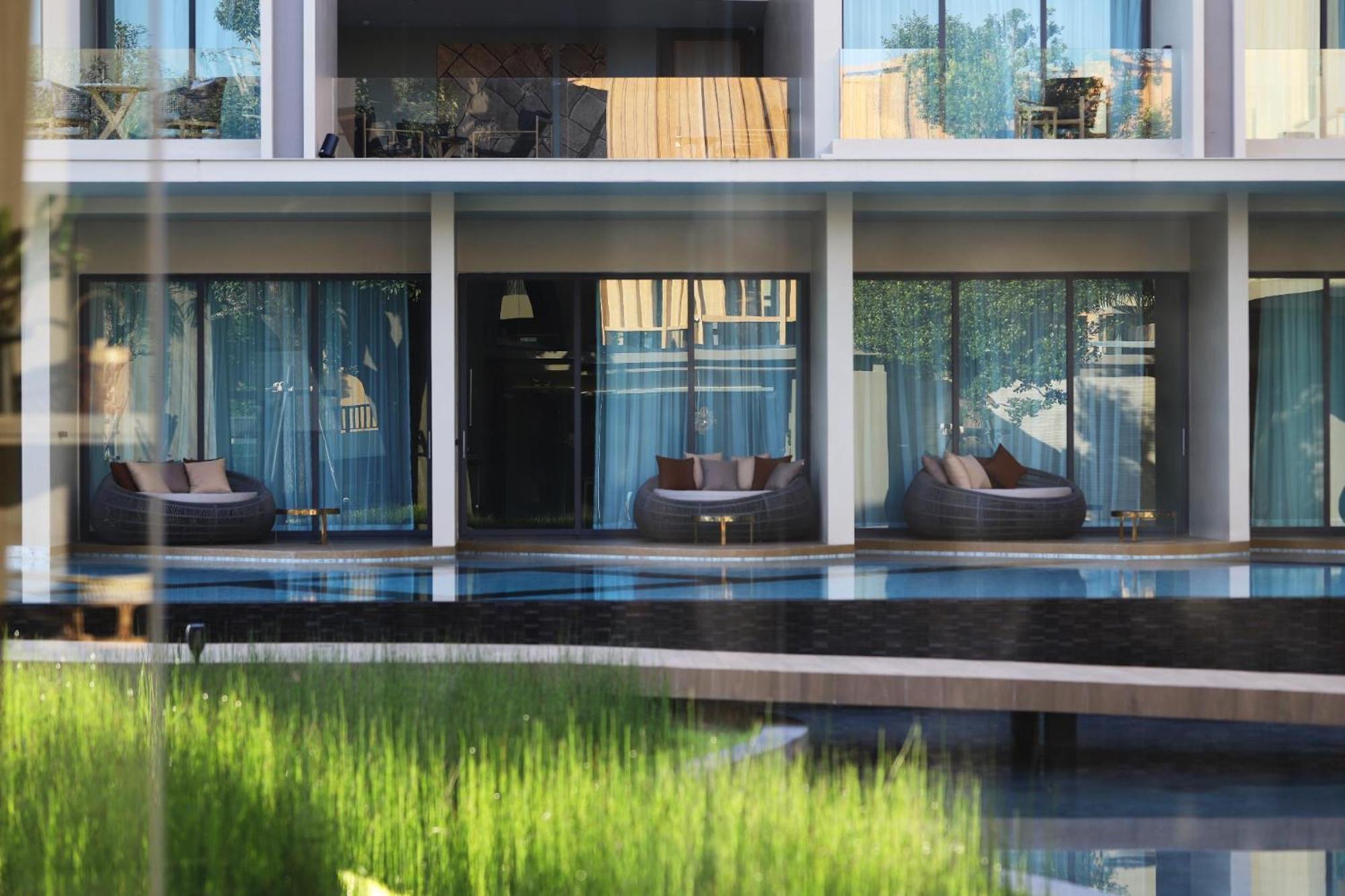 Hotel The Signature Airport 4*